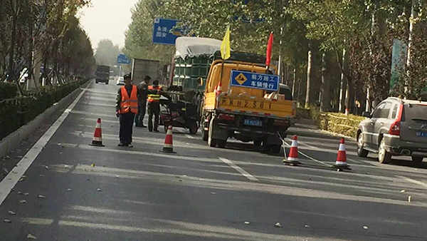 河北省廊坊市某主干道采用嘉格灌縫膠進行路面預(yù)防性養(yǎng)護