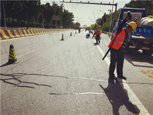 嘉格公路裂縫貼縫帶用于高速公路養(yǎng)護(hù)施工項(xiàng)目